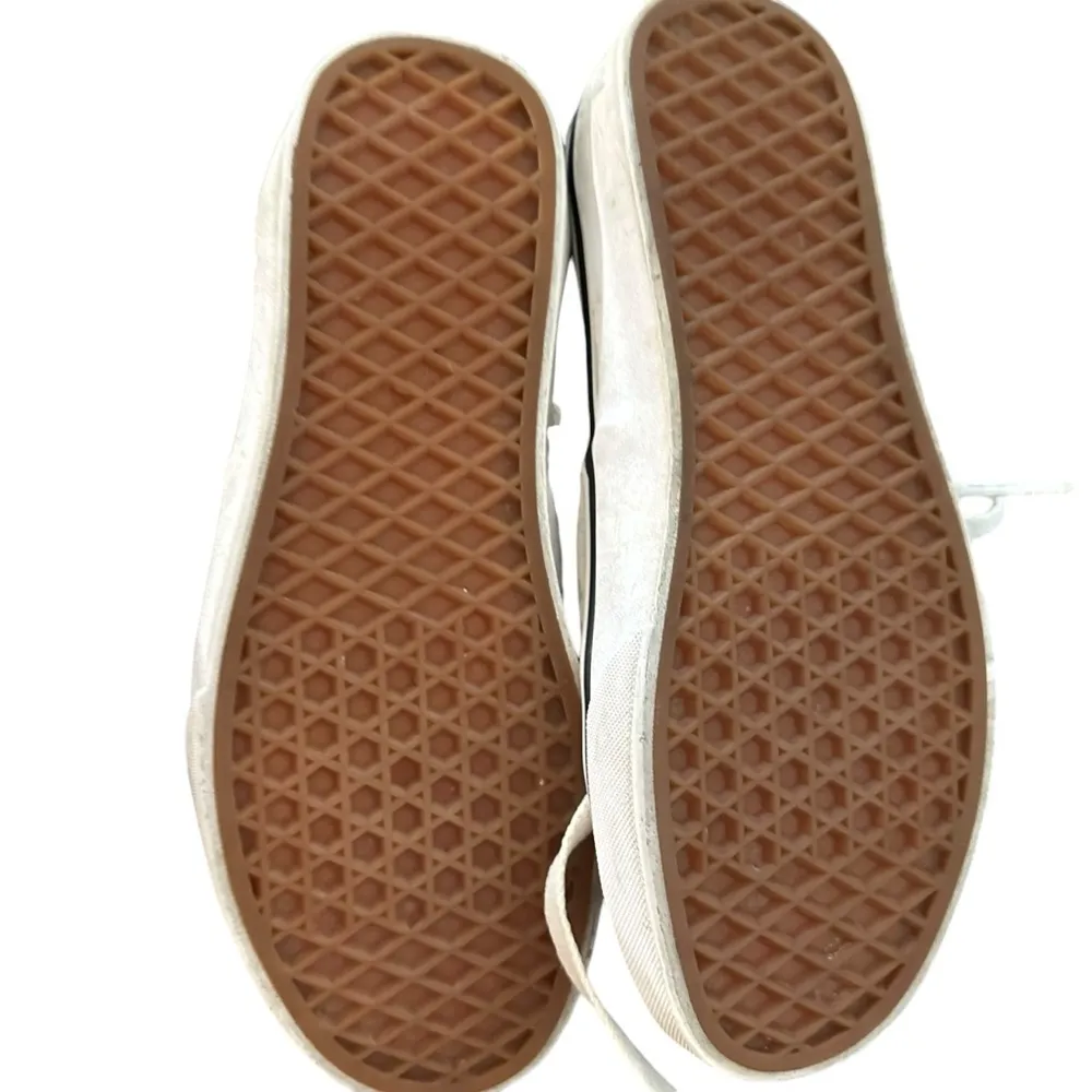 VANS x Disney Little Mermaid Ariel Shoes women's size 7 1/2, well loved - Image 6