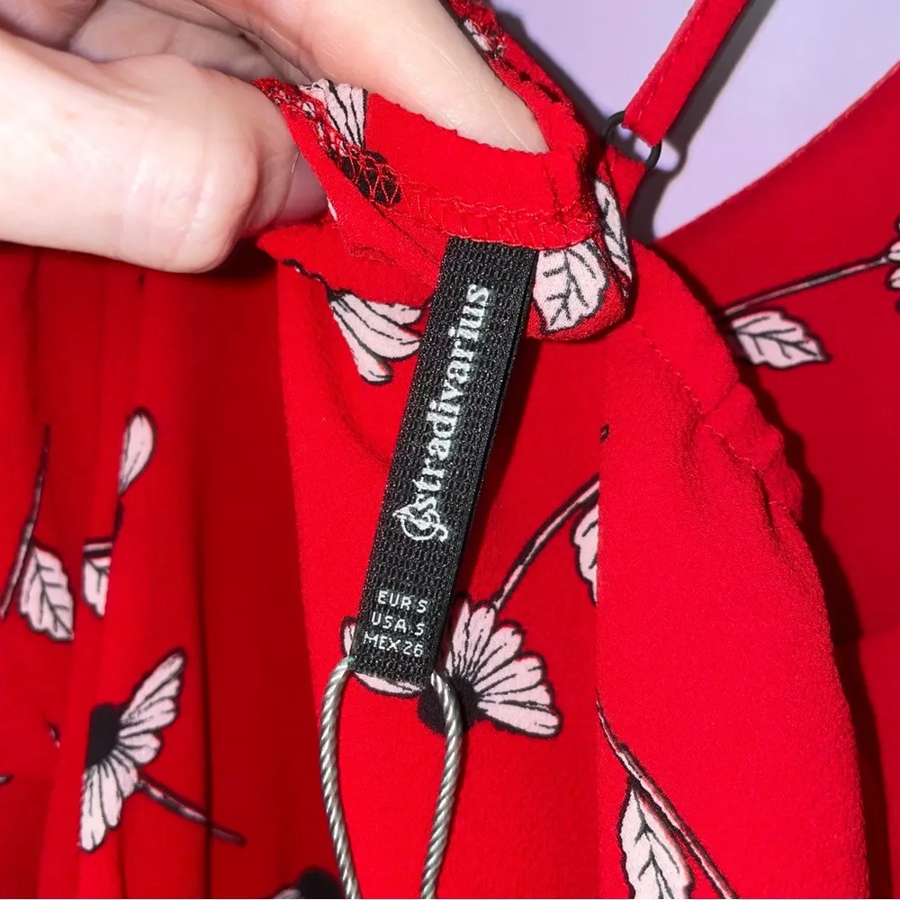 Stradivarious Romper S Red w Daisy Print V Neck Tank Top Shorts - Image 3