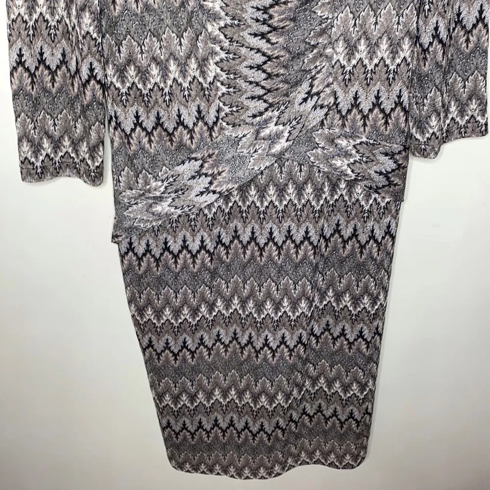 David Meister feathered chevron faux wrap evening dress size 12 - Image 4