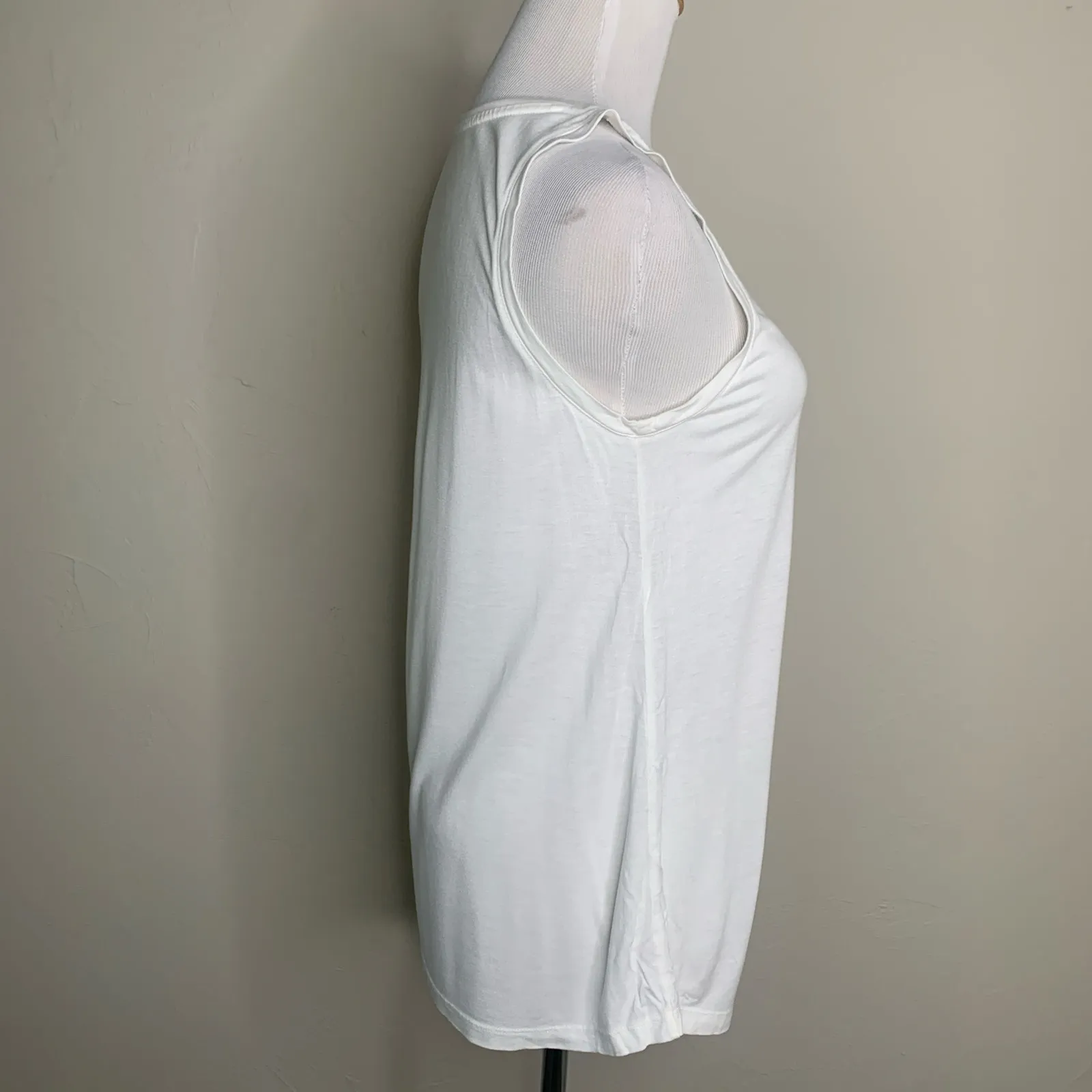 Maison Jules Flowy Tank Top Sz Medium White - Image 4