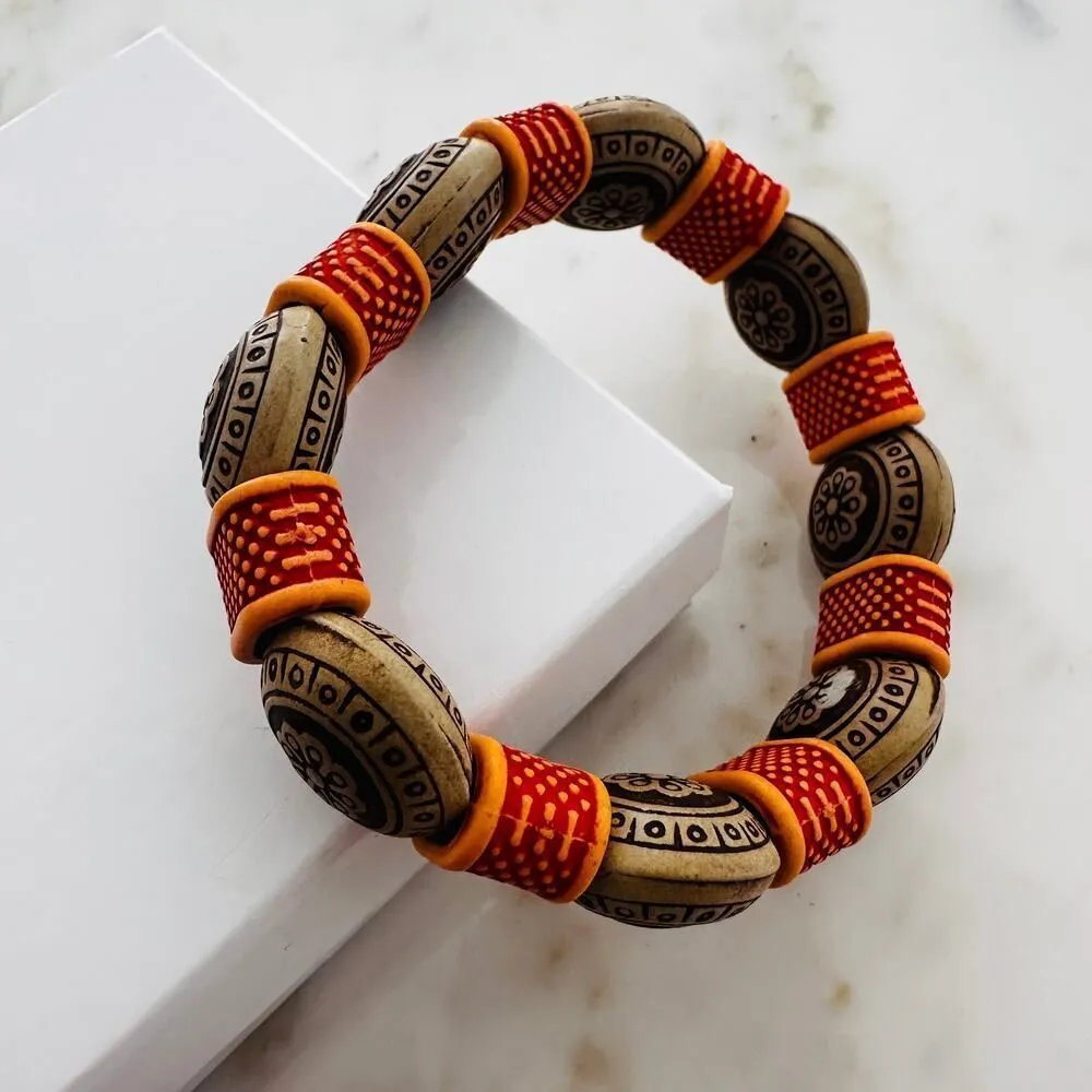 "Wo Som Bo" Coconut Shell Bracelet - Image 3