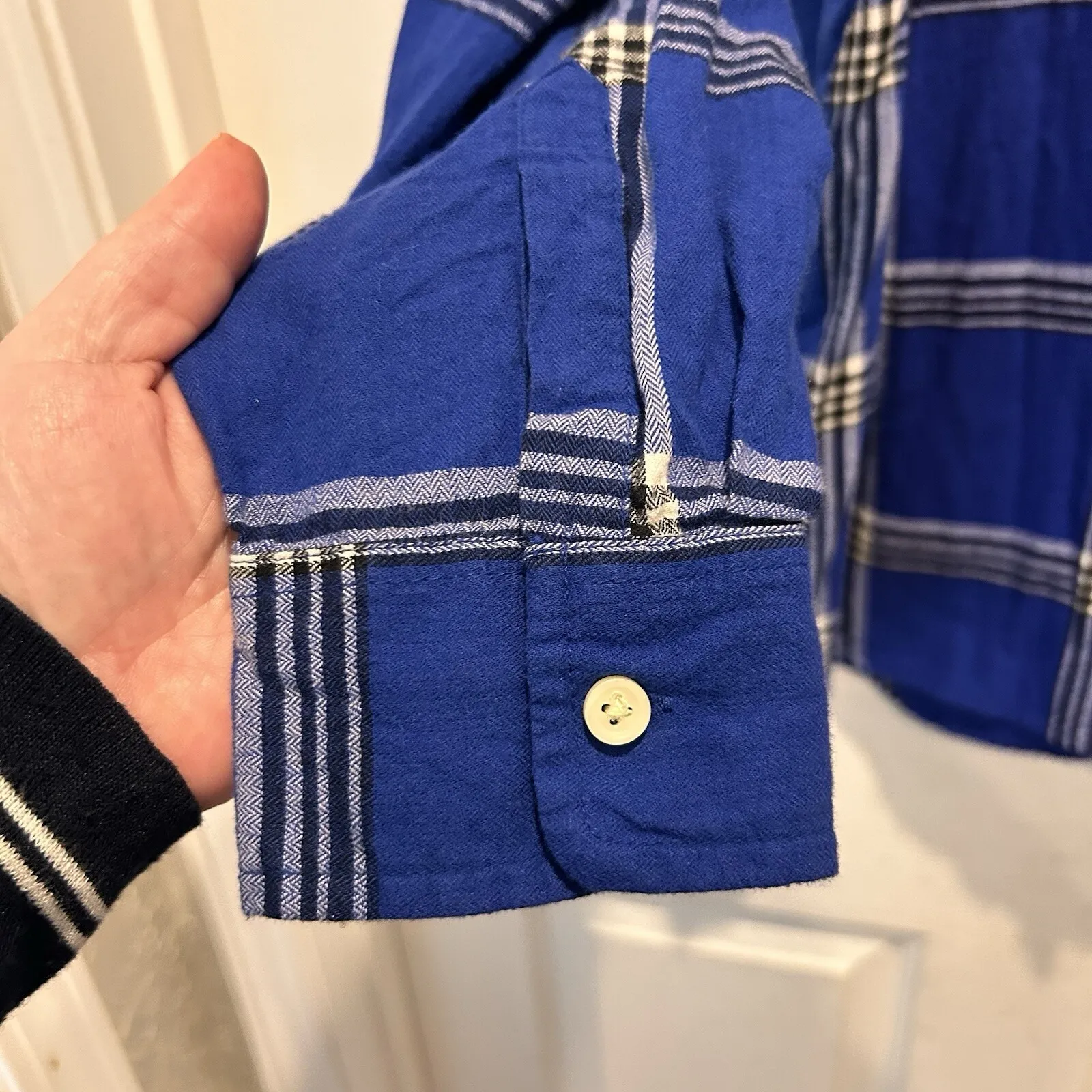 Old Navy Classic Fit Plaid Flannel Shirt Blue Black White Women's XL Lightweight - Image 4