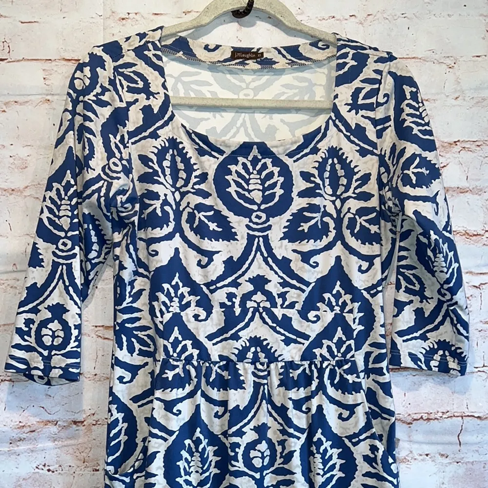 J. McLaughlin blue cream 3/4 sleeve dress knee length xs stretch unlined - Image 2