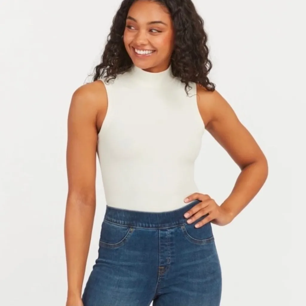 Spanx Suit Yourself Ribbed Mock Neck Sleeveless Bodysuit Size Small - Image 4