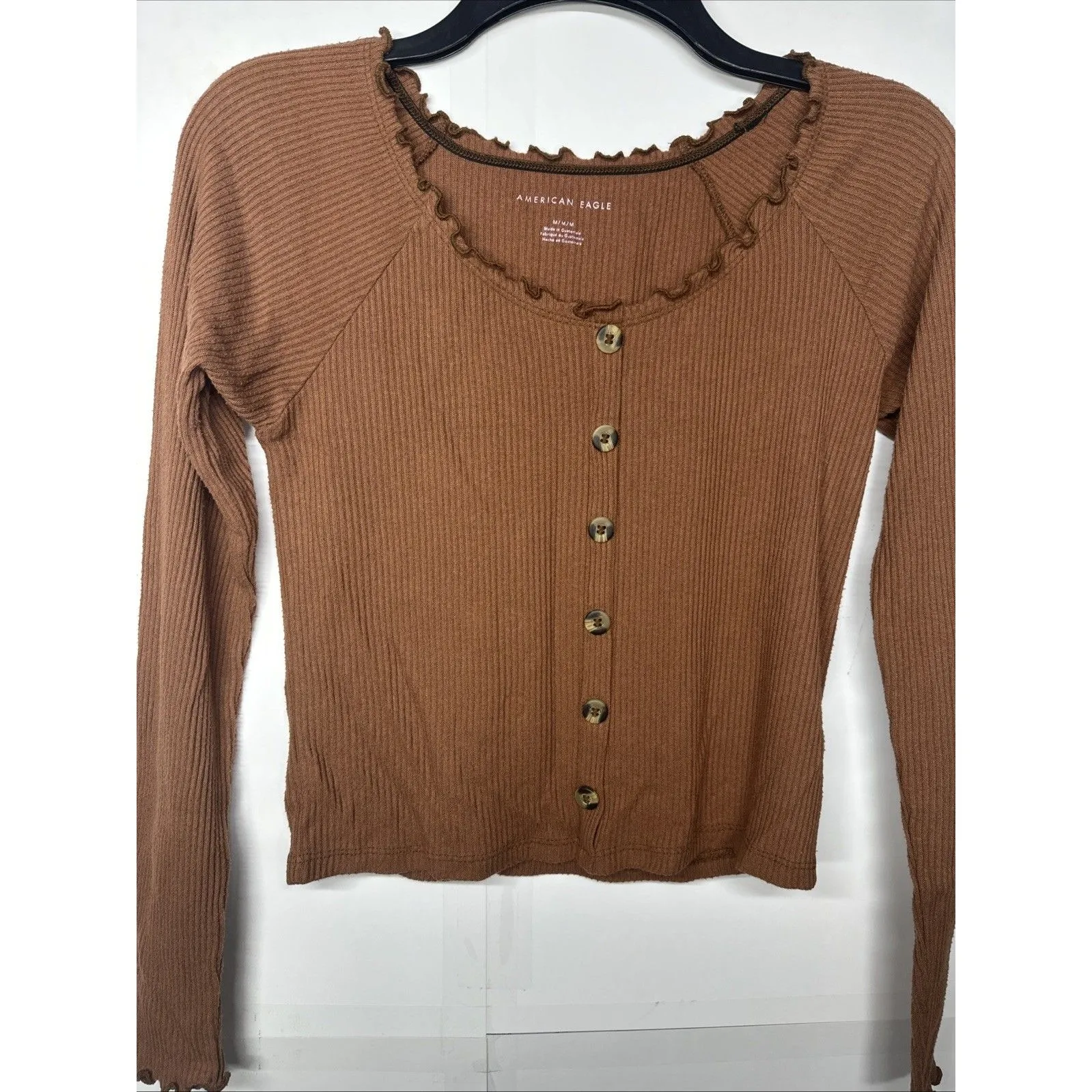 American Eagle Womens Long Sleeve Carmel Shirt Medium Henley Cropped Pullover - Image 6