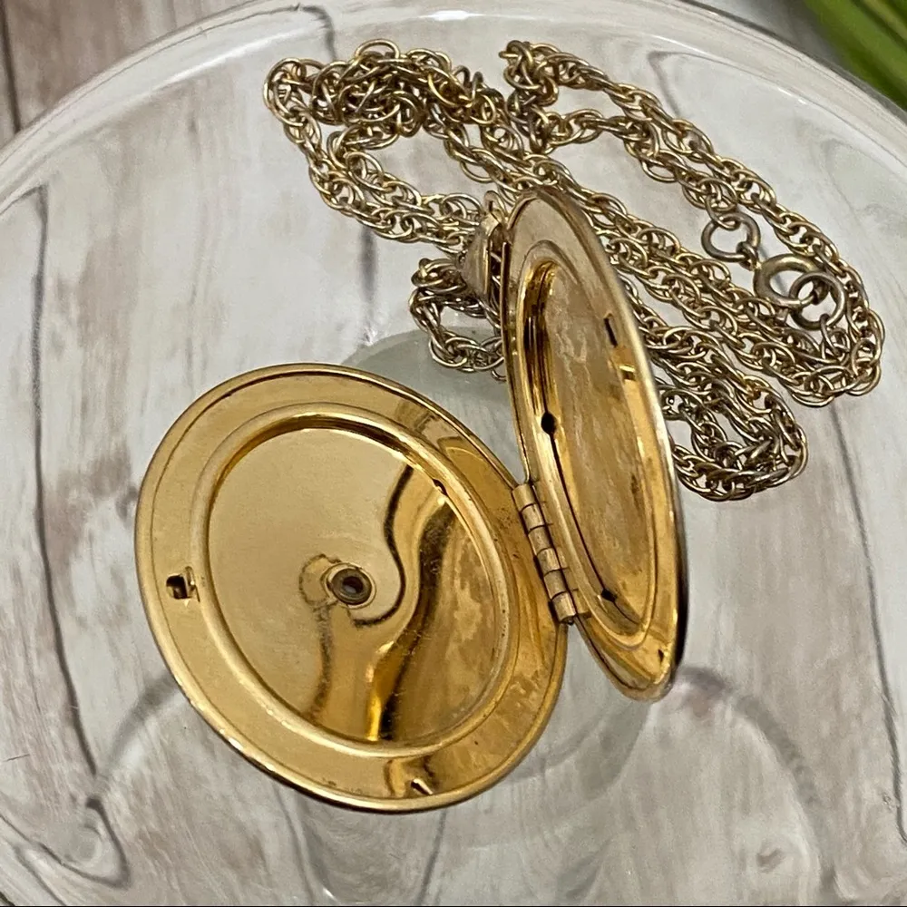 Vintage Victorian Locket Necklace - Image 7