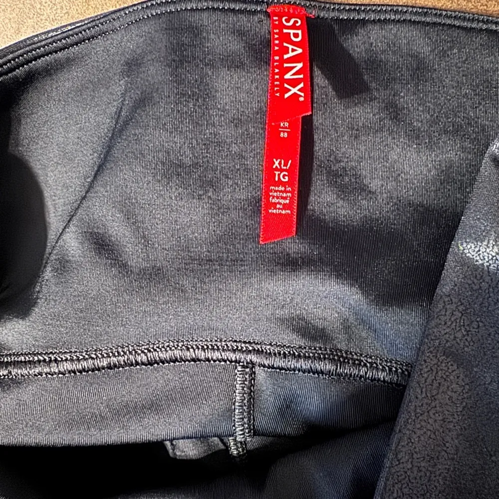 SPANX FAUX LEATHER MOTO LEGGINGS 20136R VERY BLACK SIZE XL - Image 7