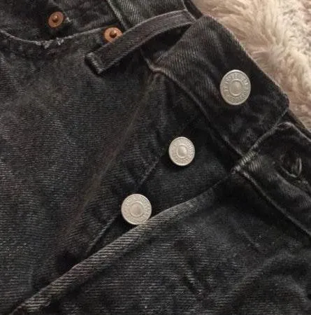 Levi’s 501 Black Shorts Size 25 - Image 5