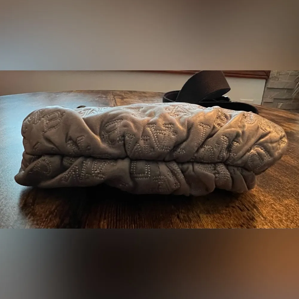 L.A.M.B. | ladies Gwen Stefani designer hobo handbag. - Image 14