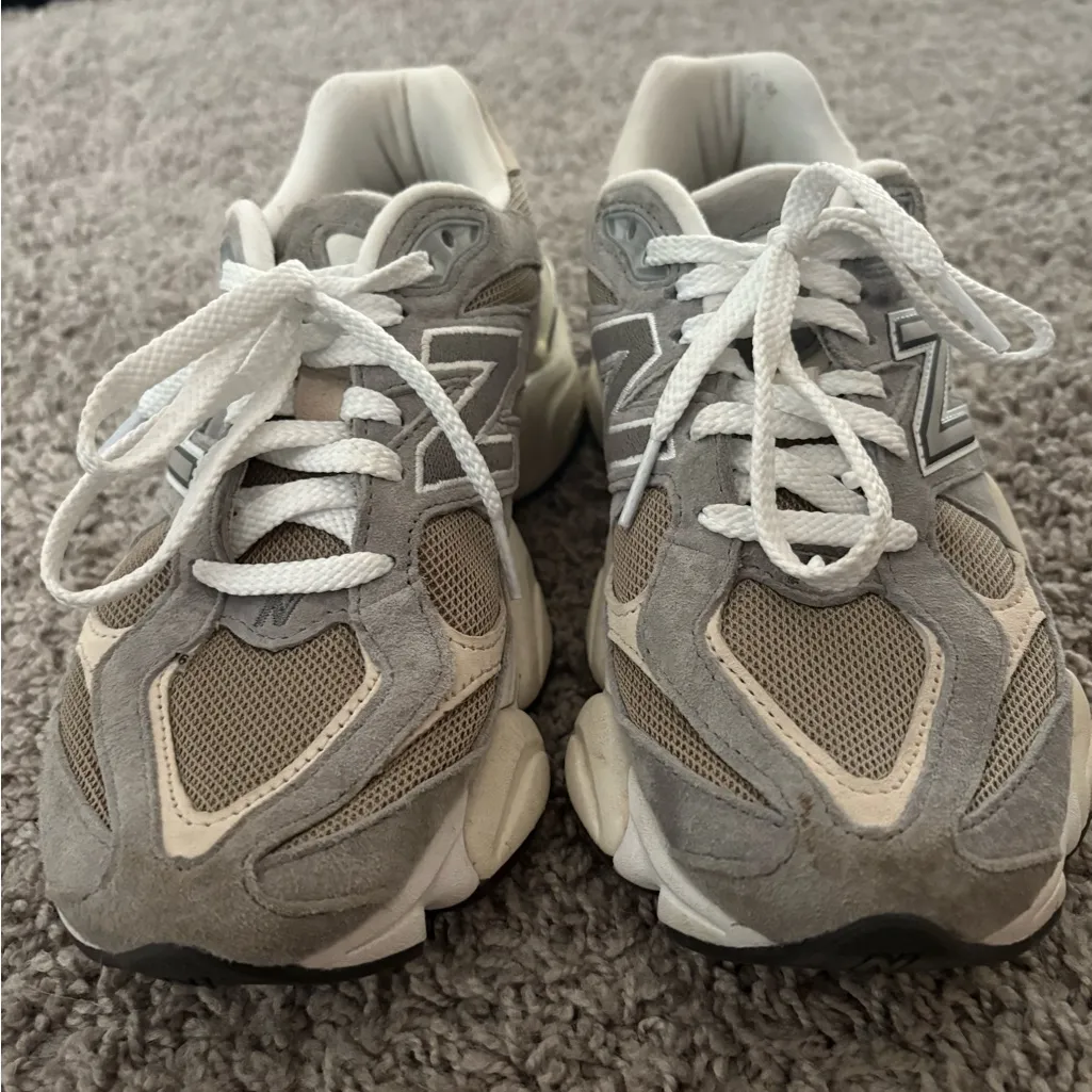 New Balance Gray and Cream Athletic Shoes - Image 5