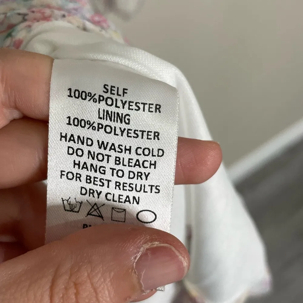 Storia Ditzy Floral Pastel Ruched Dress Medium - Image 6