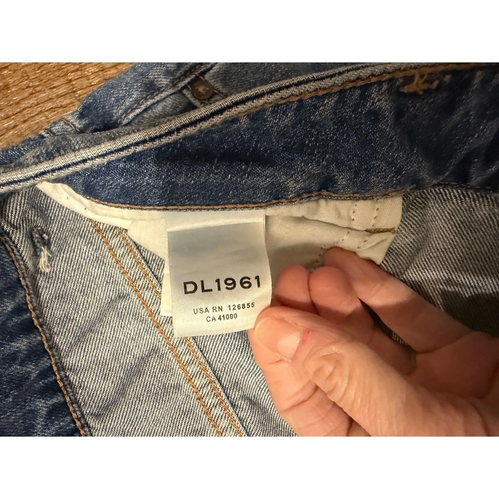 DL1961 Hepburn High Rise Wide Leg Jeans Medium Wash Size 32 - Image 5