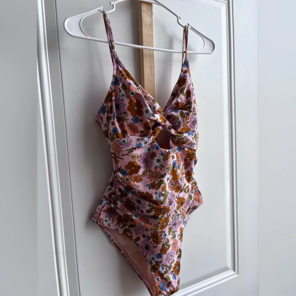 CUPSHE | NWT | Peachy floral Twisted Tummy Control | Size Med - Image 3