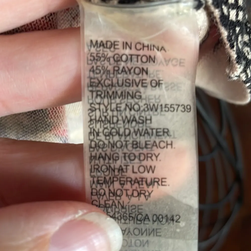 🌹🌹 3 for 12$🌹🌹🌹Bead and Sequined Rose Print/Lace Sleeve Pullover Top Red - Image 8