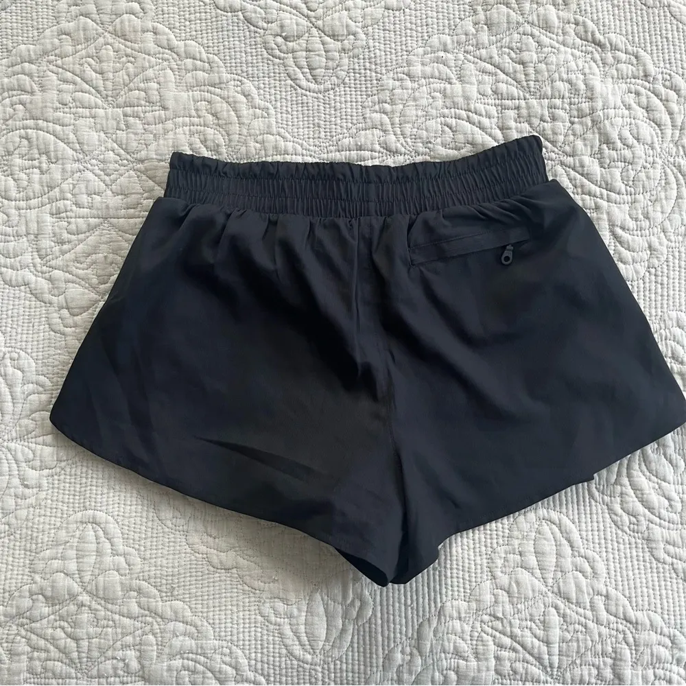 Girlfriend collective black athletic shorts size XS - Image 3