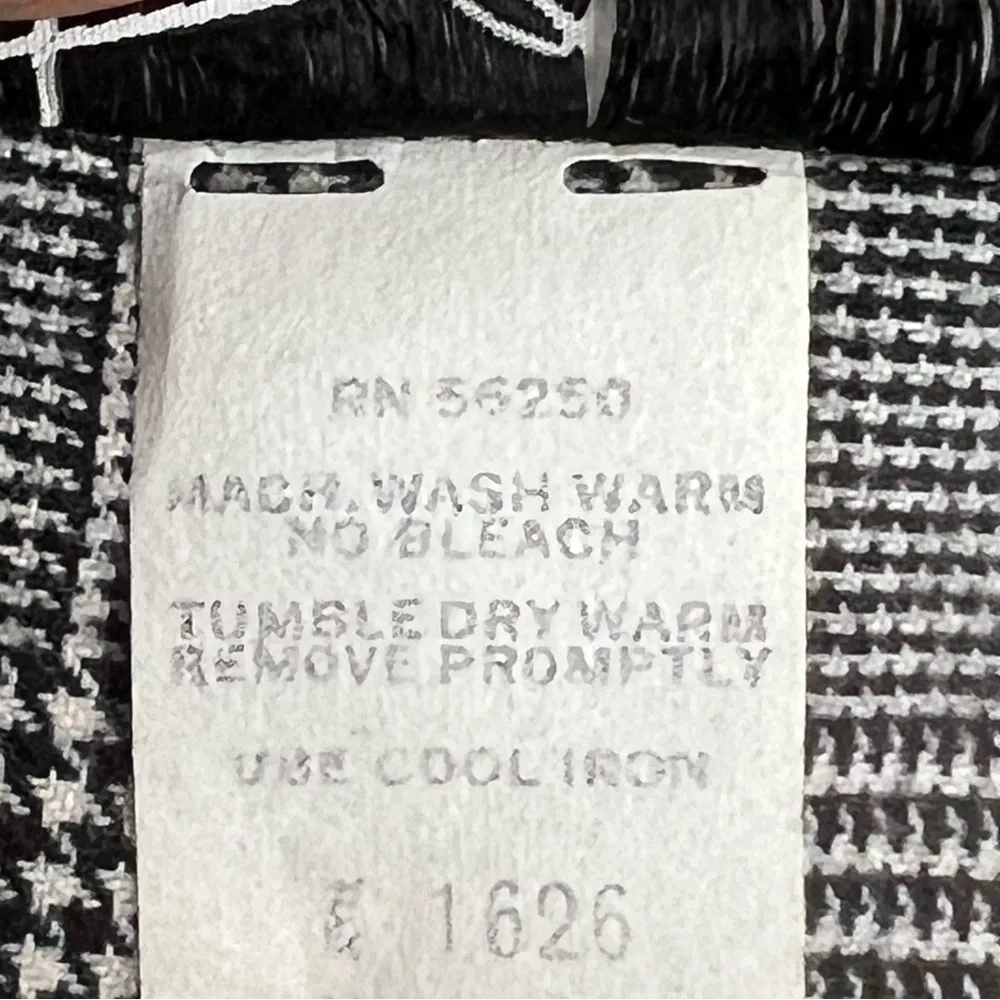 Vintage women’s dress 10 black white houndstooth missing belt made in USA - Image 8