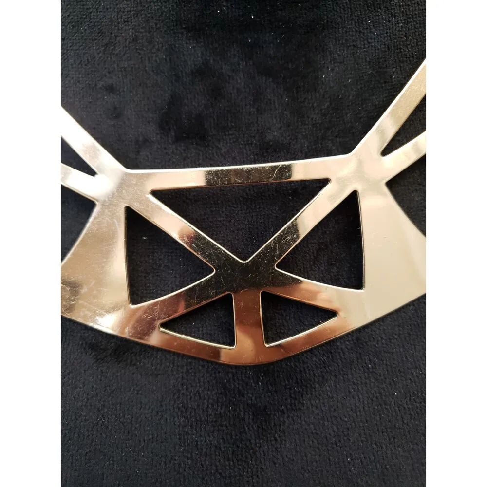 Womens Graceful Gold Tone Geo Cutout Statement Necklace Jewelry with Lobster - Image 3