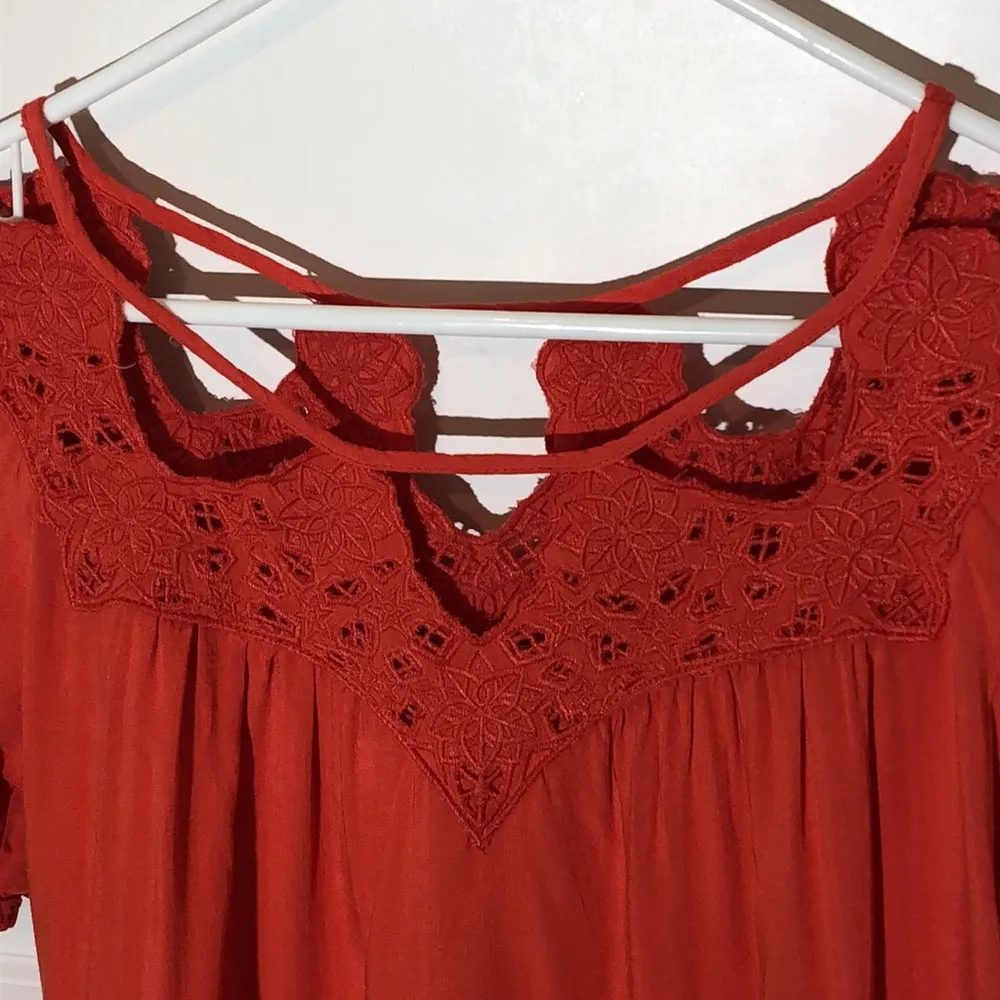 Skies are Blue Orange Embroidered Rayon Top Small - Image 2