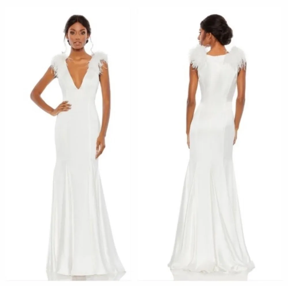 Mac Duggal BRAND NEW #68137 Satin Feather Shoulder V-Neck Gown in White Size 4 - Image 2