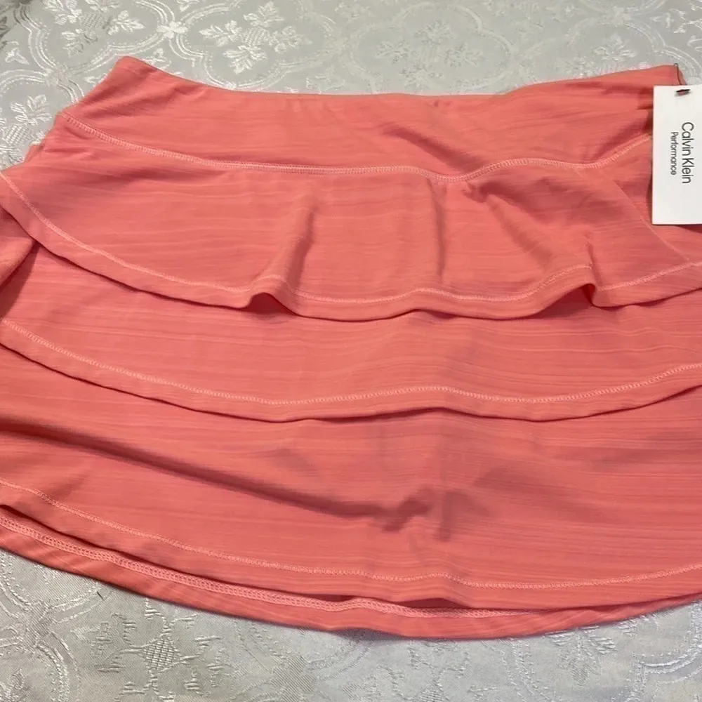 COPY - Calvin Klein    Ladies shorts  LG - Image 4