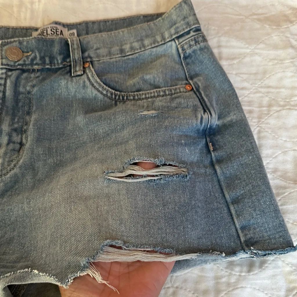 Refuges women’s size 9 Blue Distressed cut out Jean Shorts - Image 9