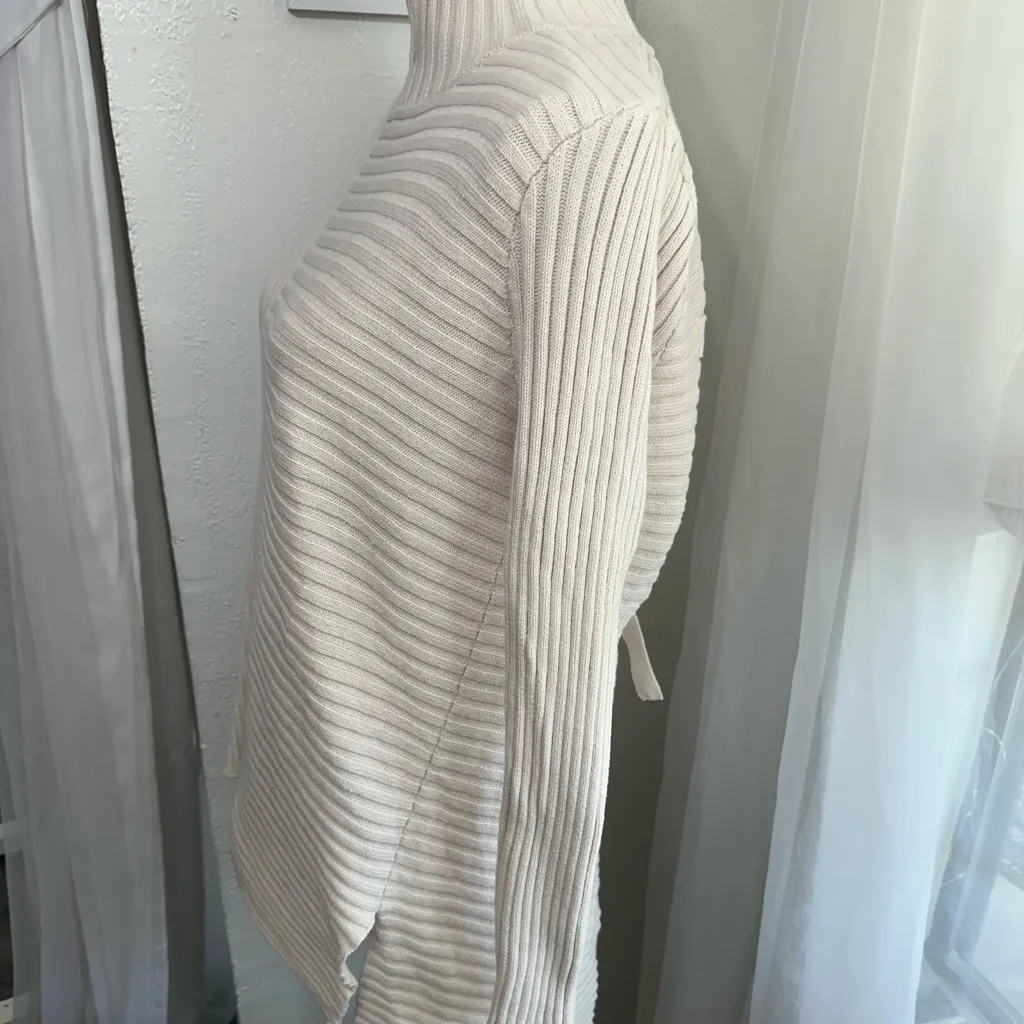Cabi Ivory Split Back Sweater size medium - Image 3