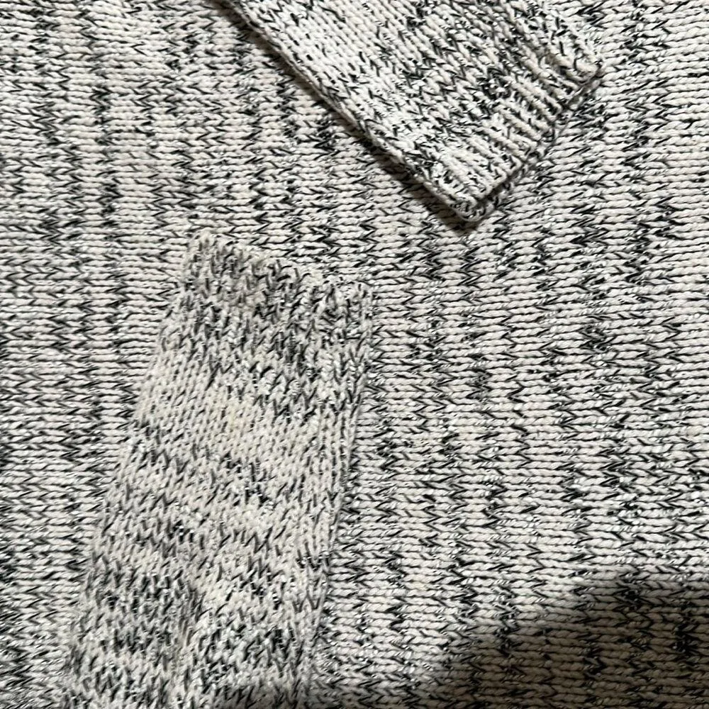 GUC Ann Taylor medium knit sweater - Image 3