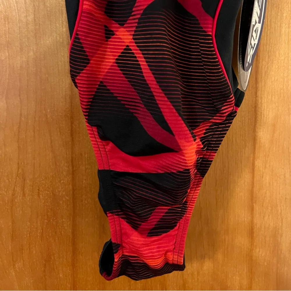 FINIS Swimsuit Red Black One Piece Swim Suit Aqua Tuff NWT Bladeback Size 26 - Image 3