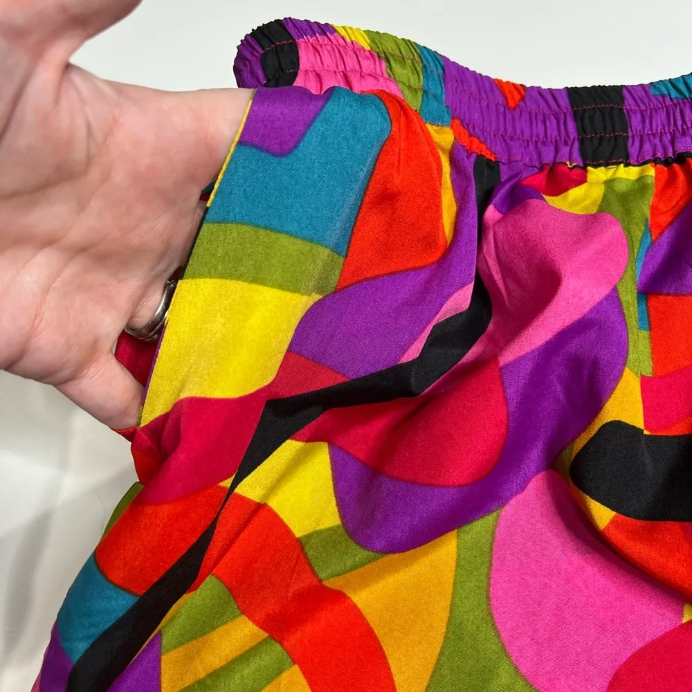 Unbranded Colorful Abstract Patterned Shorts size XL Red - Image 4