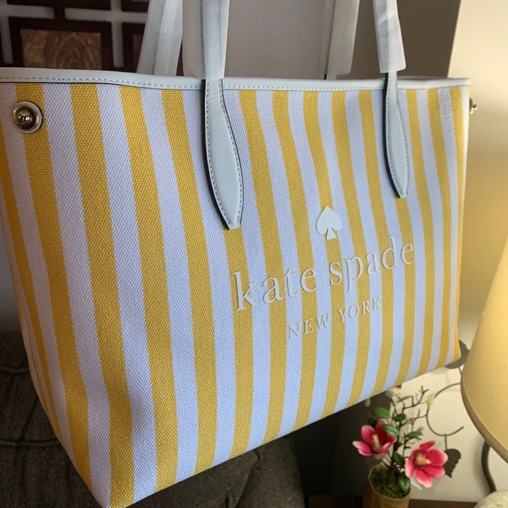 Authentic Kate Spade logo leather/Canvas zip tote - Image 8