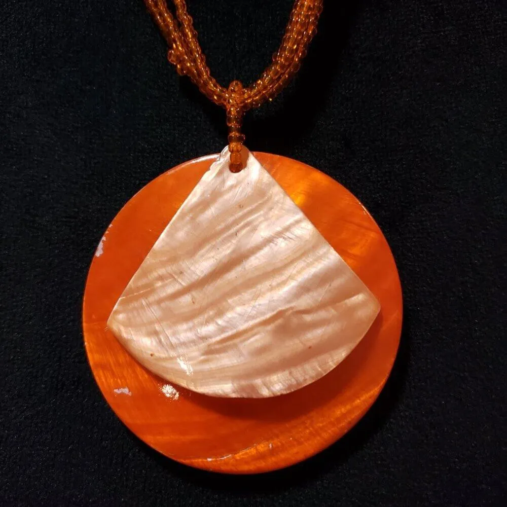 Vintage Beaded Orange Mother of Pearl Shell Round Pendant Necklace Lobster Clasp - Image 3