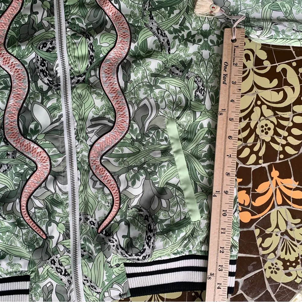 GUESS “Snake in the Grass” Sateen Bomber Jacket Sz: Small - Image 7