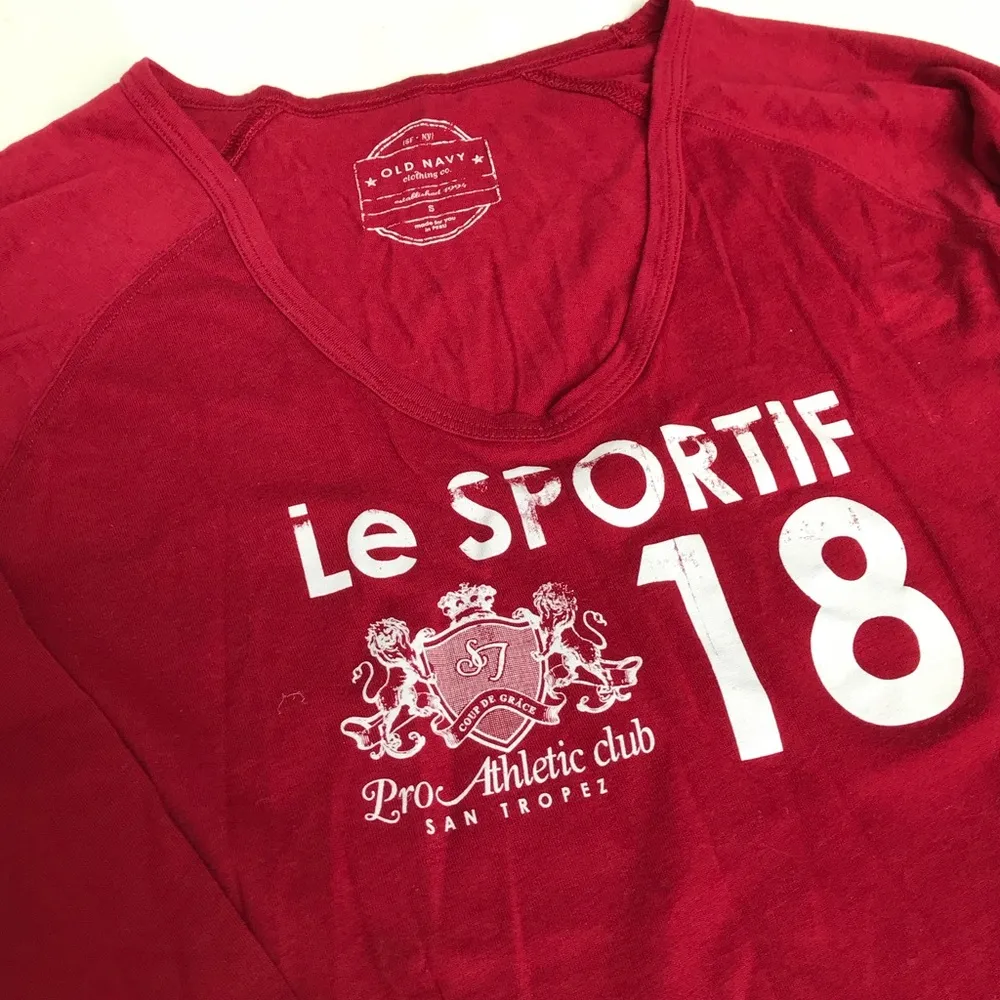 Vintage Old Navy 3/4 Sleeve Red V Neck Graphic Tee French Style Sz Small - Image 2