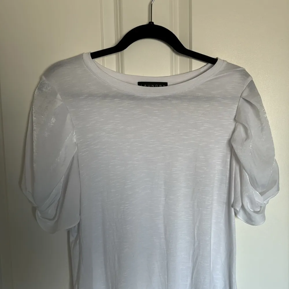 Laundry by Shelly Siegel T-shirt, white size medium - Image 2