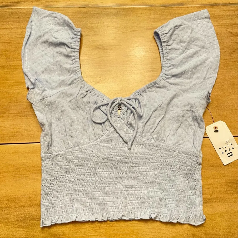 NWT Billabong Secret Spot Smocked Ruffle Sleeve Top Shirt Size Large Blue - Image 2