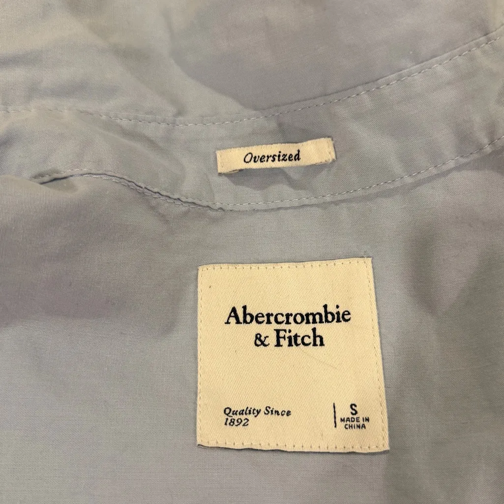 Abercrombie and fitch 90s oversized Light Blue Button-Down Shirt - Image 2