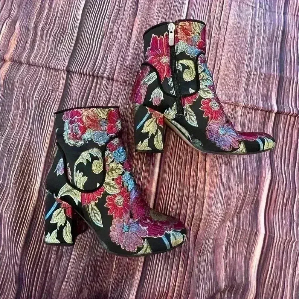 Marc Fisher Jana Boot metallic tapestry, colorful party holiday size 6 1/2 - Image 2