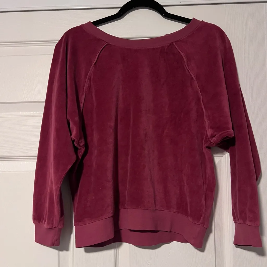 Suzie Kondi $250 Velour Raglan Top Sweater Deep Red Merlot Crew Neck - Image 3