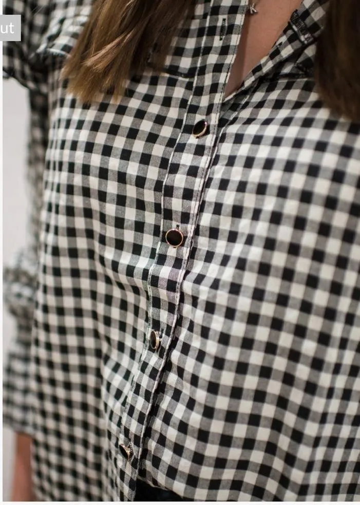 - White and Black Plaid Victorian Blouse size Large - Image 2