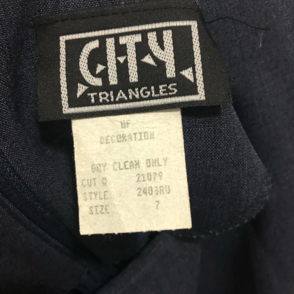 Junior size 7 Navy dress suit - Image 3