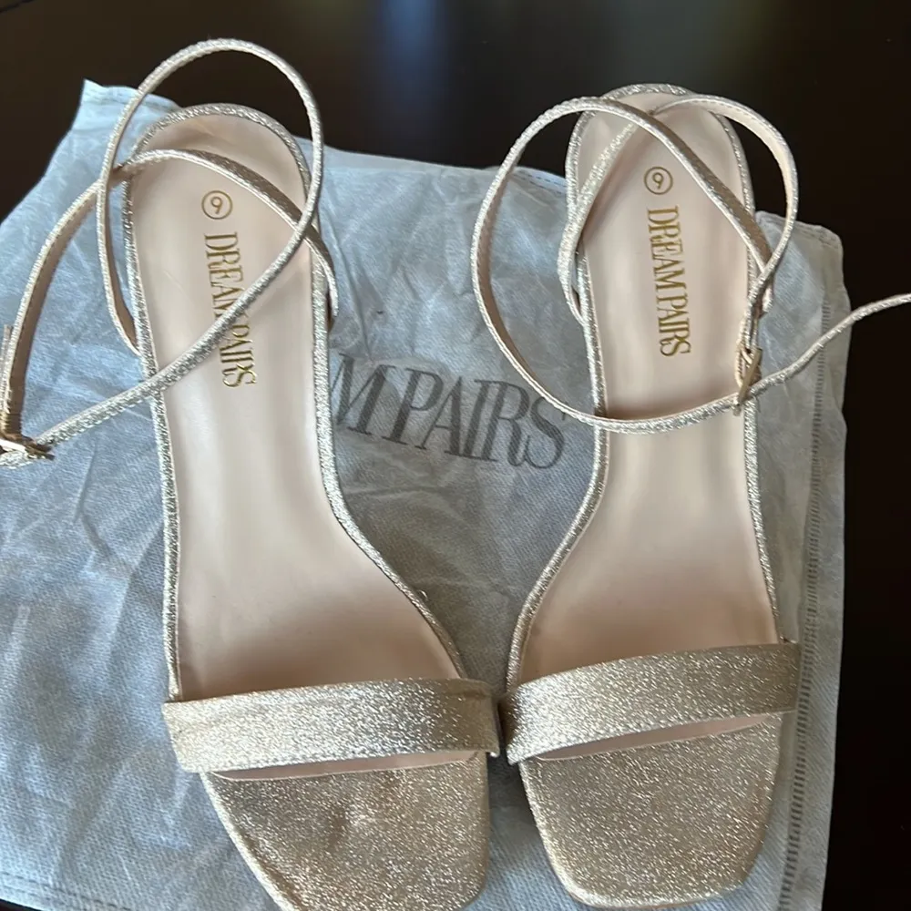 Sparkle shoes size 9 - Image 3