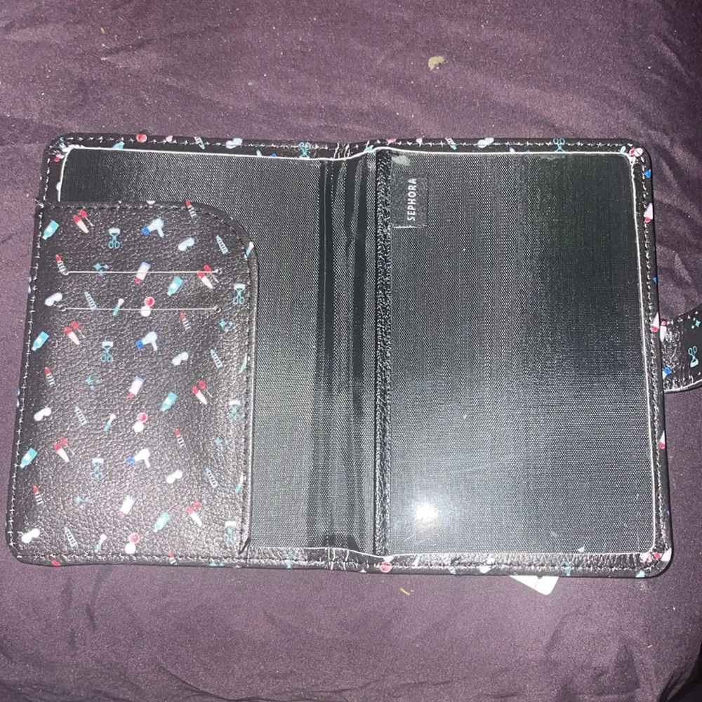 lipstick passport holder - Image 6