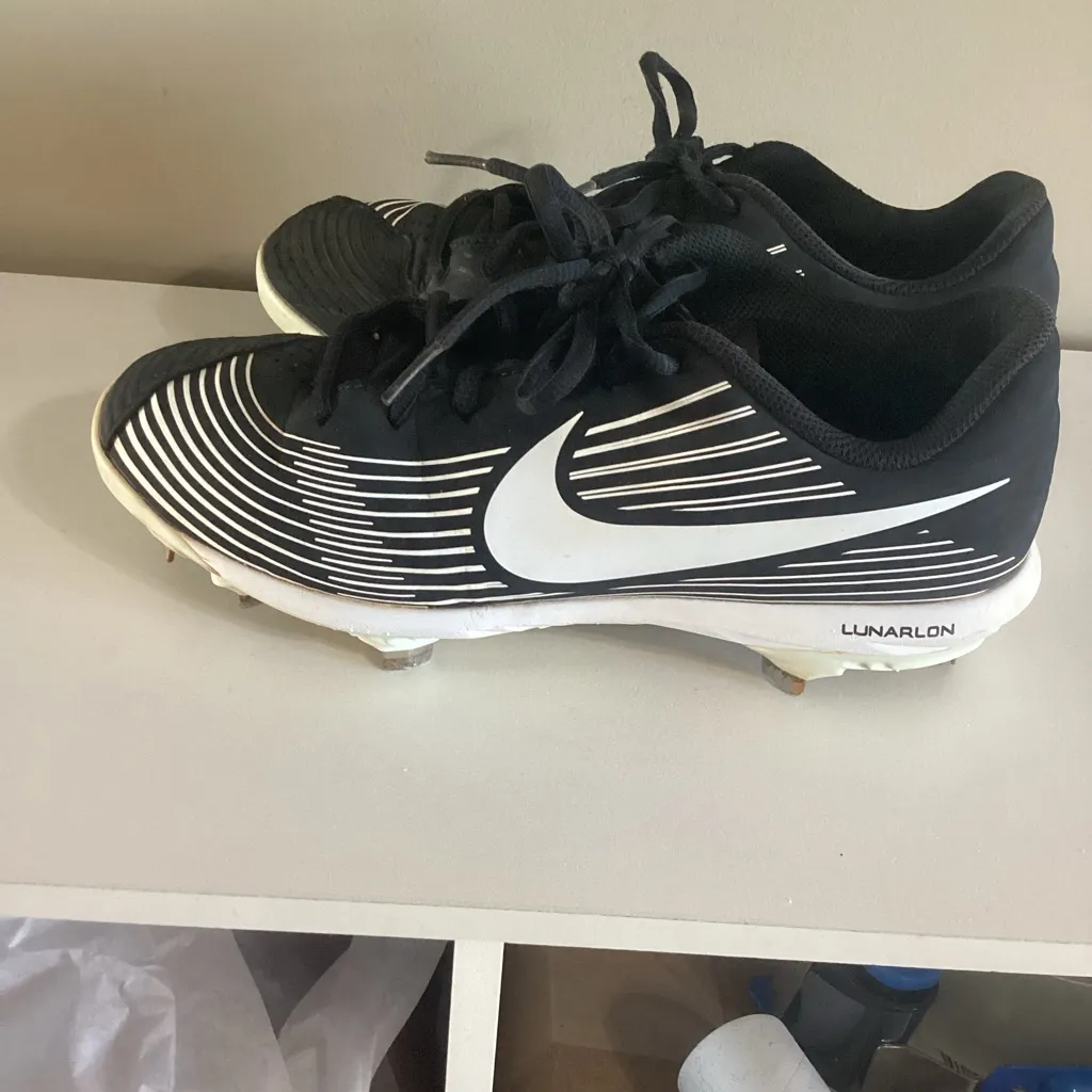 Nike Black and White softball  Cleats size 6.5 - Image 3