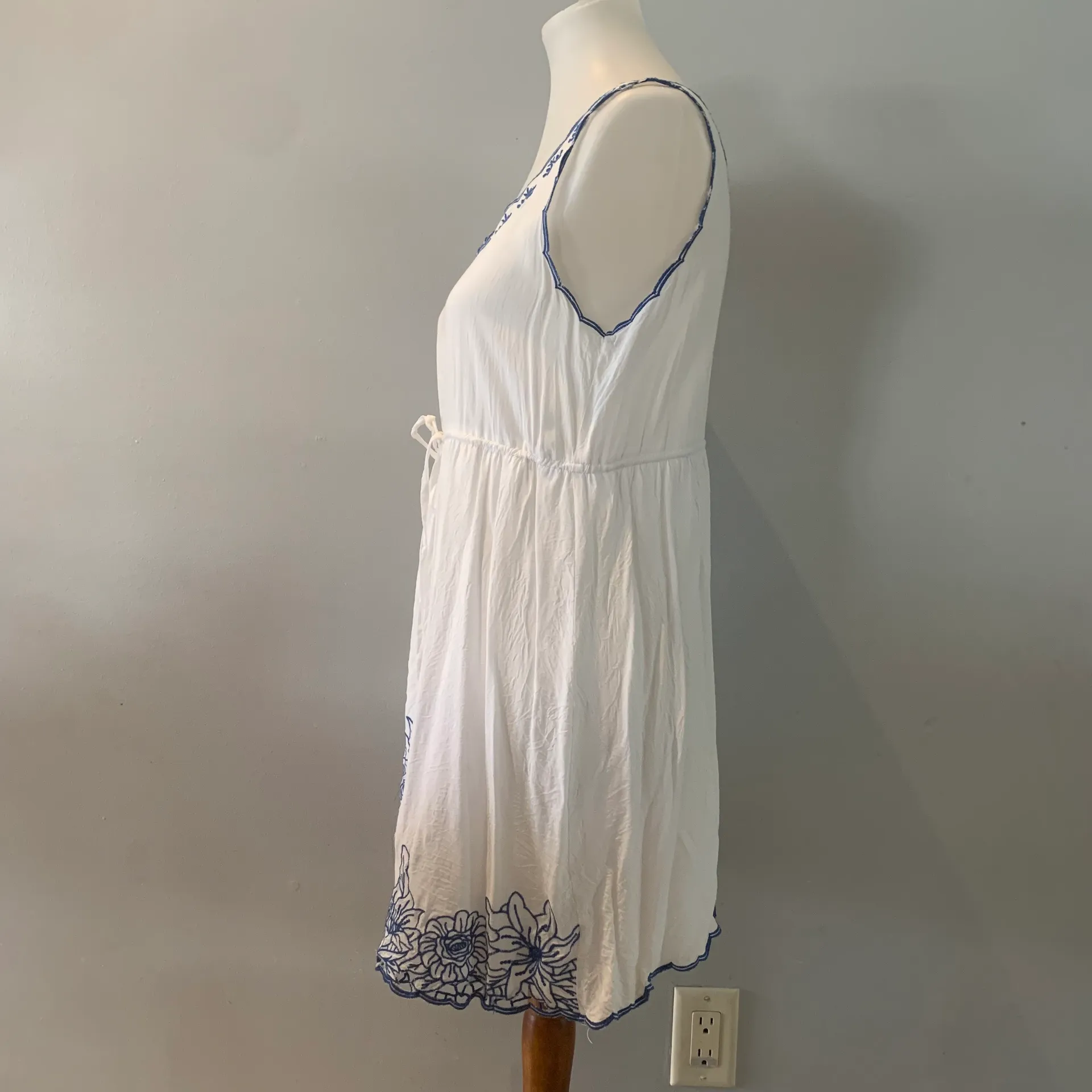 White Dress - Image 7