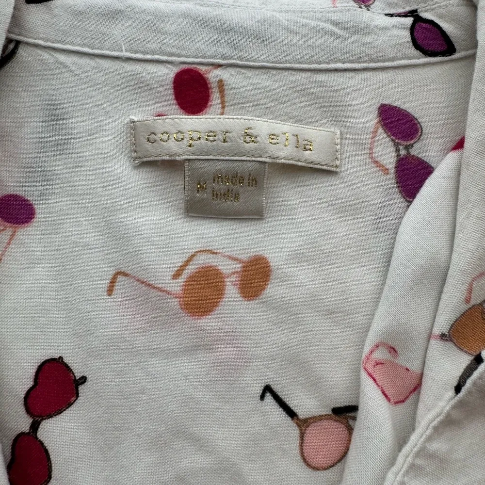 Cooper and Ella Sunglasses Button Down Size Medium - Image 6