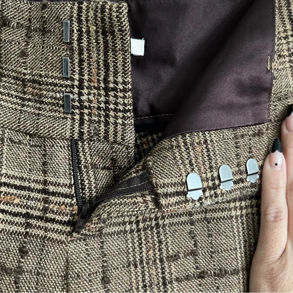 Brown Tweed Plaid Flared Leg Pants. Size 0 - Image 9