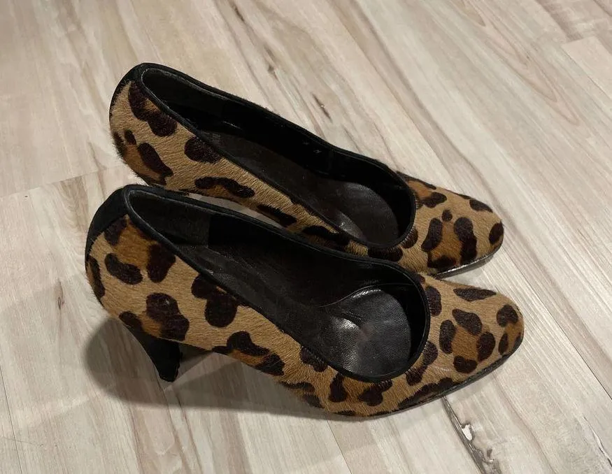 Stuart Weitzman leopard pumps size 6M - Image 3