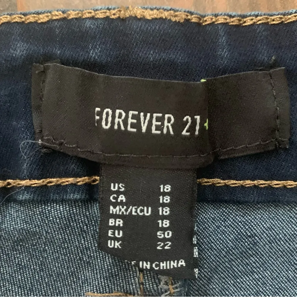 Stretch Denim Shorts sz 18 Dark Wash Rolled Hem by Forever 21+ - Image 2