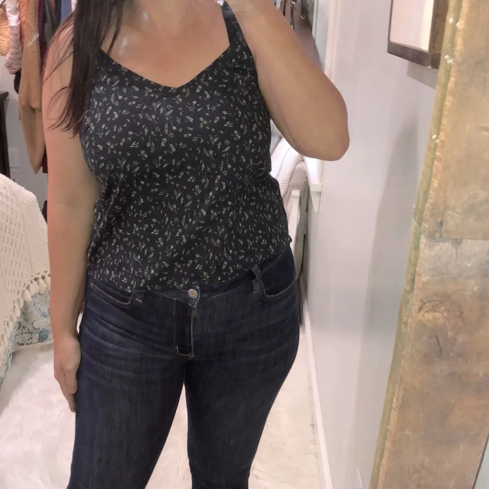 Universal thread medium navy floral boho top - Image 2