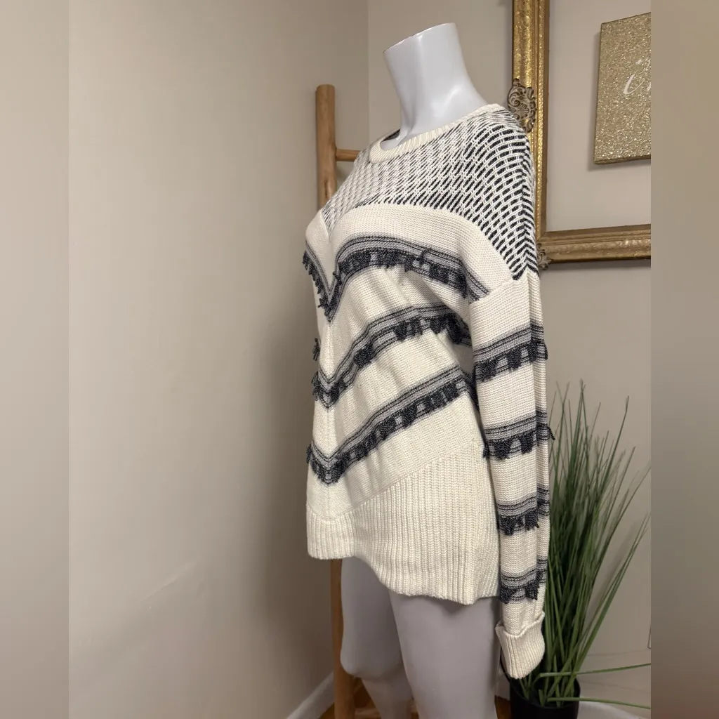 Banana Republic Women's Medium Chevron Fringe Black White Chunky Knit Sweater - Image 5